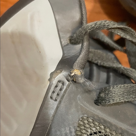 Nike Men's Gray/White Hyper Aggressor Air Max size 10 Athletic Shoes - Picture 8 of 8